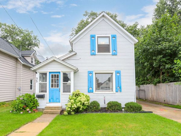 33 S State Street, Zeeland, MI 49464