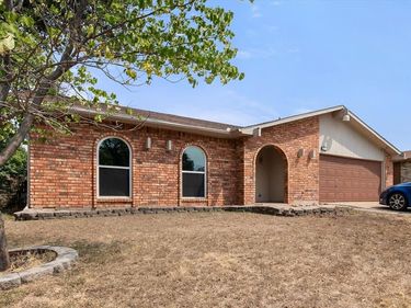 7501 Weatherwood Court, Fort Worth, TX 76133
