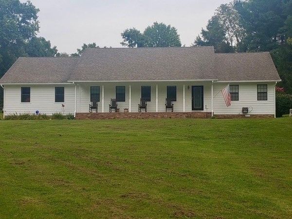 210 Carters Creek Pike , Columbia, TN 38401