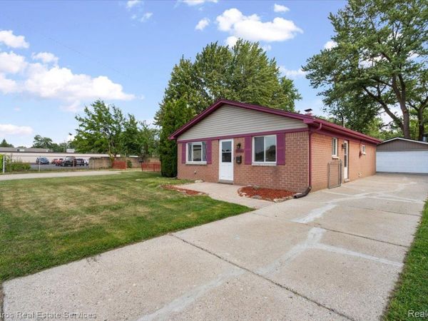 22509 Avon Street, St Clair Shores, Mi 48082