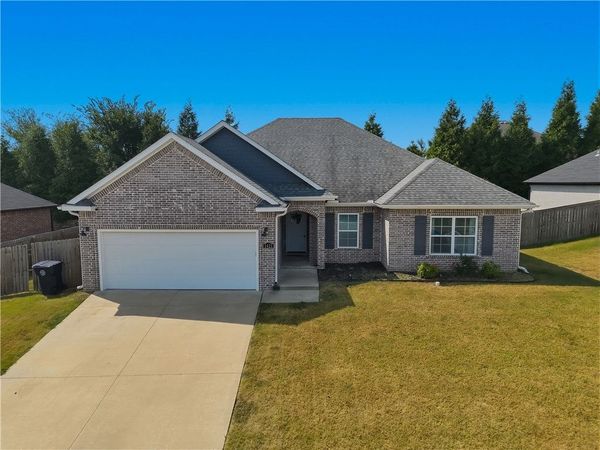 1421 Colonel McNeil Drive , Prairie Grove, AR 72753