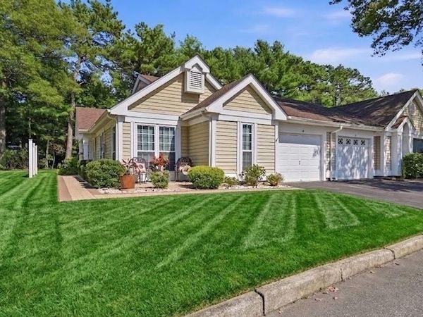 15 Glen Drive, Ridge, NY 11961