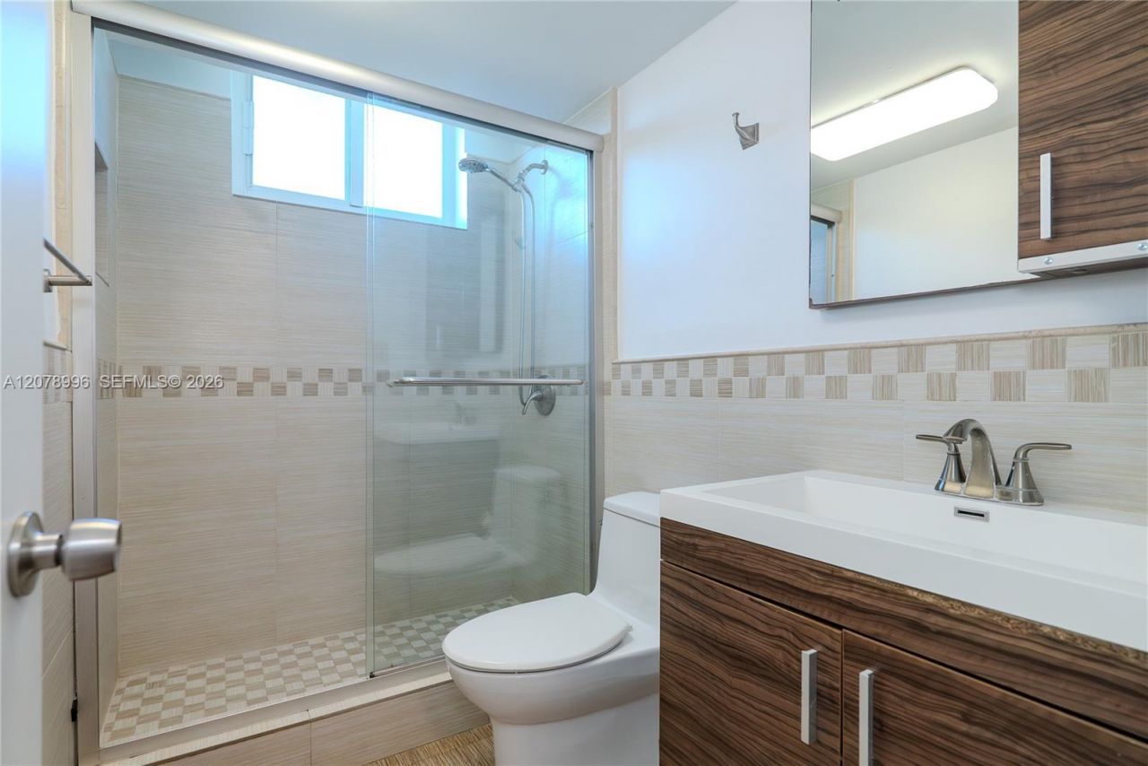 921 Jefferson Ave, Unit 3C, Miami Beach, FL 33139 Photo