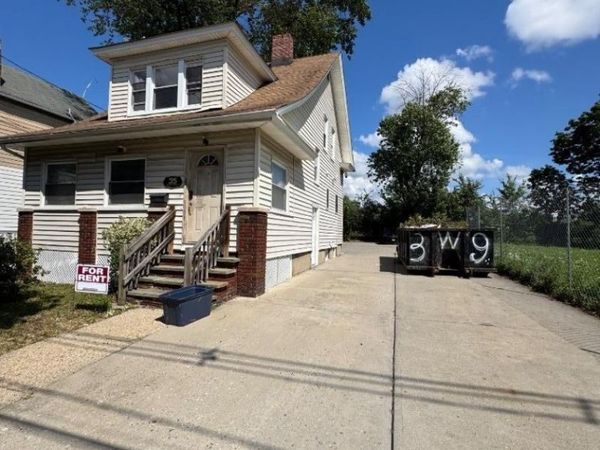 35 Lawrence St, Bloomfield, NJ 07003