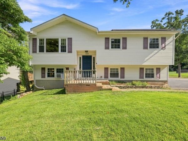 105 Leland Trl, Hopatcong, NJ 07843