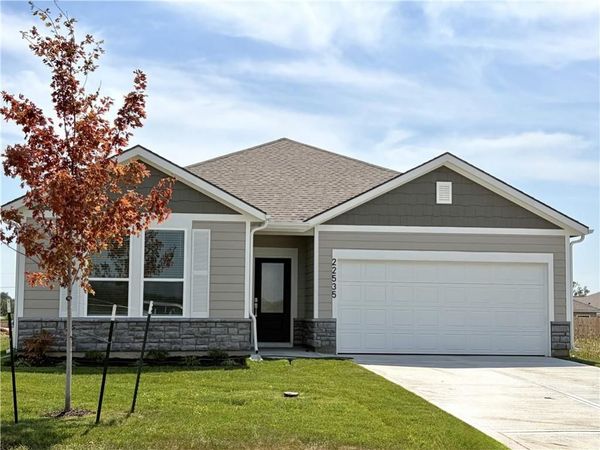 22535 W 214th Street, Spring Hill, KS 66083