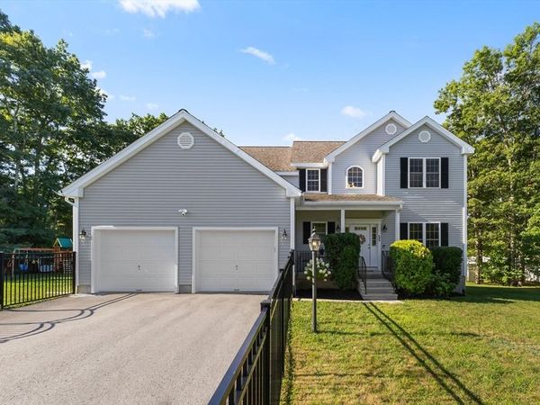 22 W Ledge Rd, Clinton, MA 01510