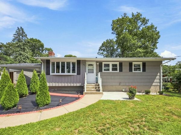 401 Turnpike St, Stoughton, MA 02072