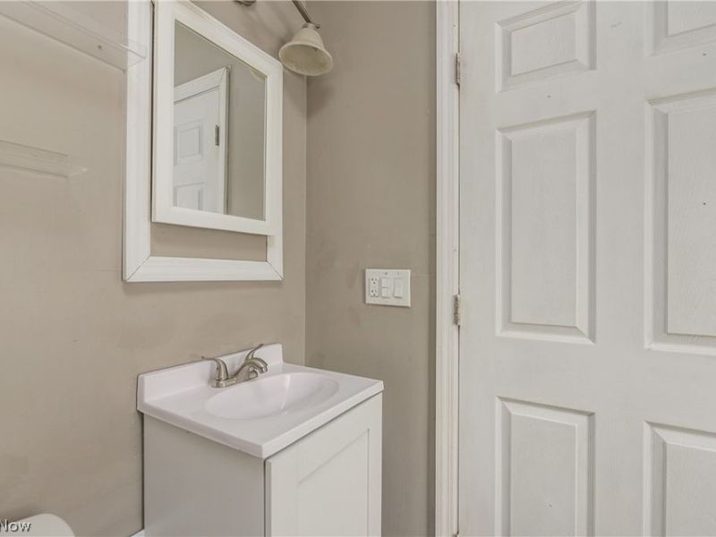 3941 W 22nd Street, Cleveland, OH 44109 Photo 24