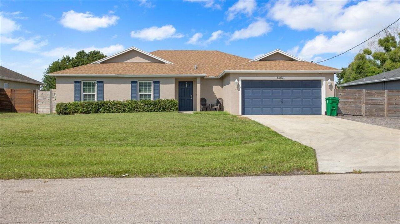 5263 NW East Delwood Drive, Port Saint Lucie, FL 34986 Photo