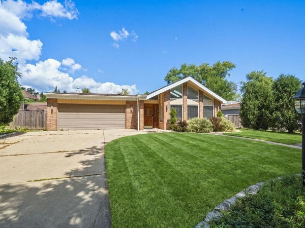3550 Tamarind Drive, Northbrook, IL 60062