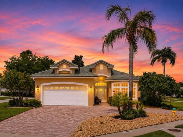 367 FOXHILL DRIVE , DEBARY, FL 32713