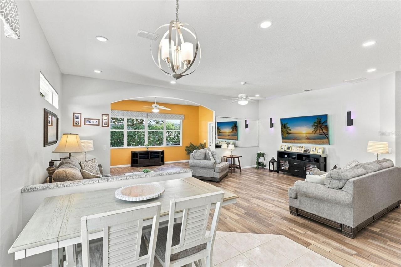 367 Foxhill Drive, Debary, FL 32713 Photo