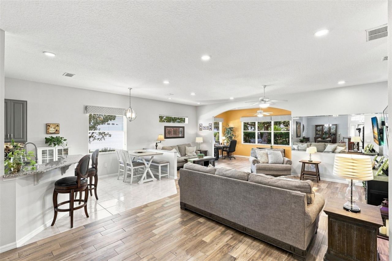 367 Foxhill Drive, Debary, FL 32713 Photo