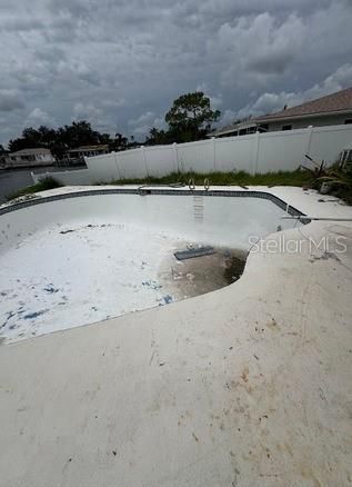 2014 Tanglewood Way Ne, Saint Petersburg, FL 33702 Photo