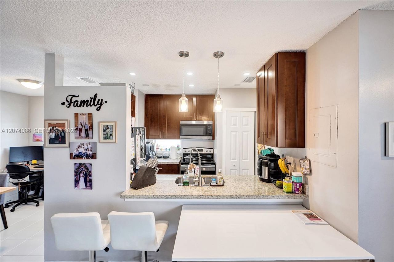 15645 SW 74th Cir Dr, Unit 6-5, Miami, FL 33193 Photo