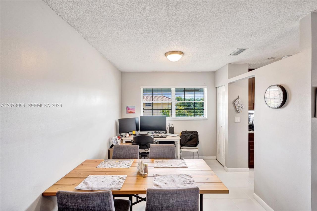 15645 SW 74th Cir Dr, Unit 6-5, Miami, FL 33193 Photo