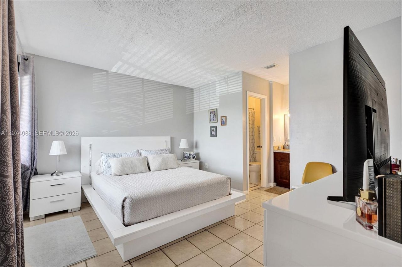 15645 SW 74th Cir Dr, Unit 6-5, Miami, FL 33193 Photo