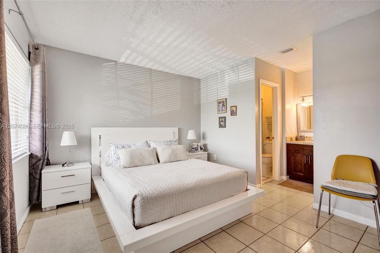 15645 SW 74th Cir Dr, Unit 6-5, Miami, FL 33193 Photo
