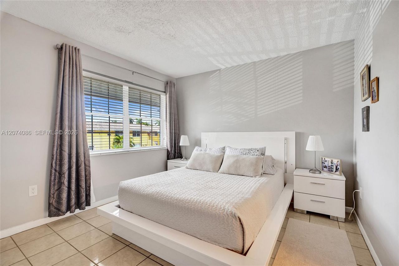 15645 SW 74th Cir Dr, Unit 6-5, Miami, FL 33193 Photo