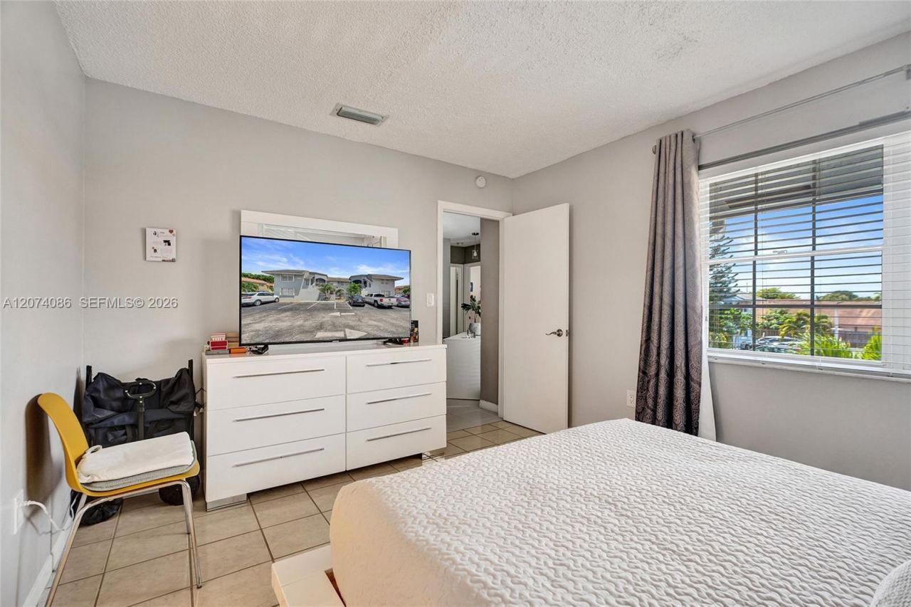 15645 SW 74th Cir Dr, Unit 6-5, Miami, FL 33193 Photo