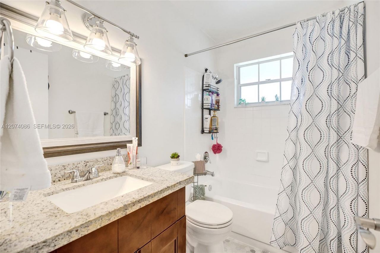 15645 SW 74th Cir Dr, Unit 6-5, Miami, FL 33193 Photo