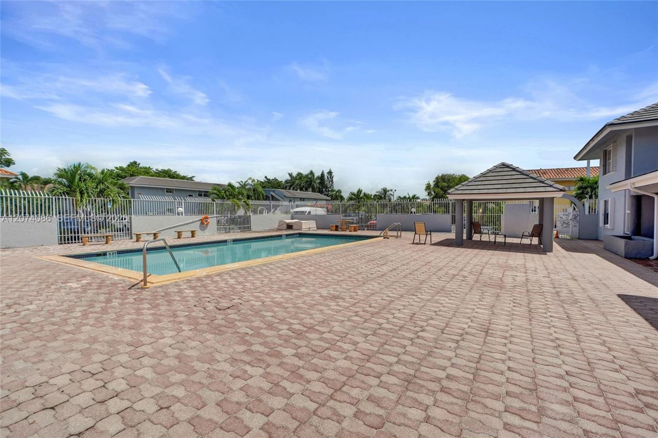 15645 SW 74th Cir Dr, Unit 6-5, Miami, FL 33193 Photo