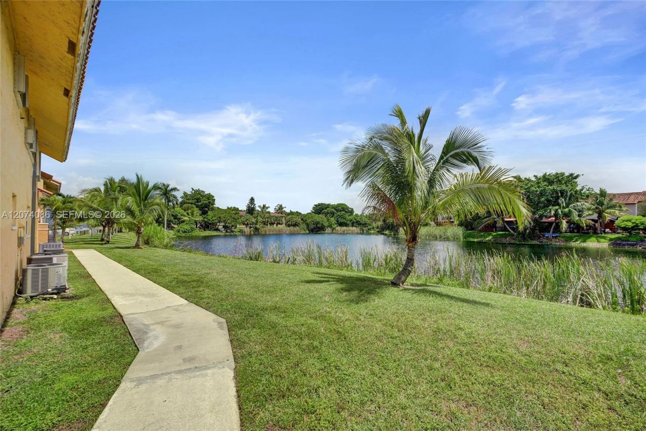 15645 SW 74th Cir Dr, Unit 6-5, Miami, FL 33193 Photo