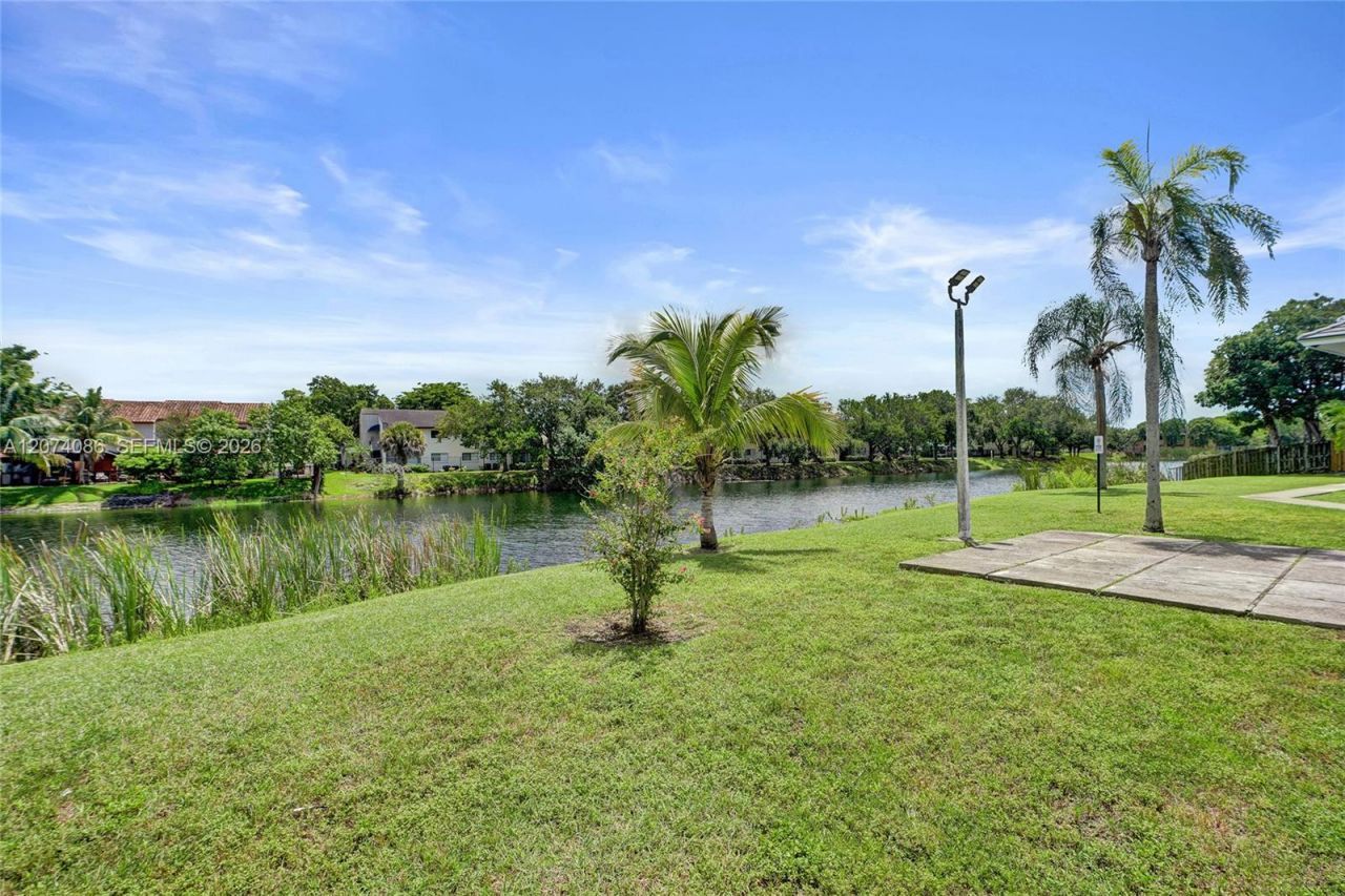 15645 SW 74th Cir Dr, Unit 6-5, Miami, FL 33193 Photo