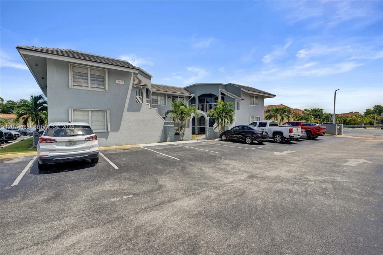 15645 SW 74th Cir Dr, Unit 6-5, Miami, FL 33193 Photo