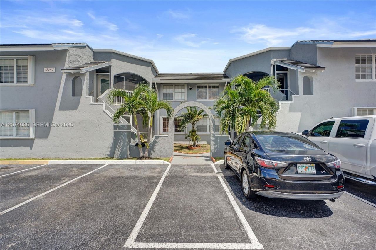 15645 SW 74th Cir Dr, Unit 6-5, Miami, FL 33193 Photo
