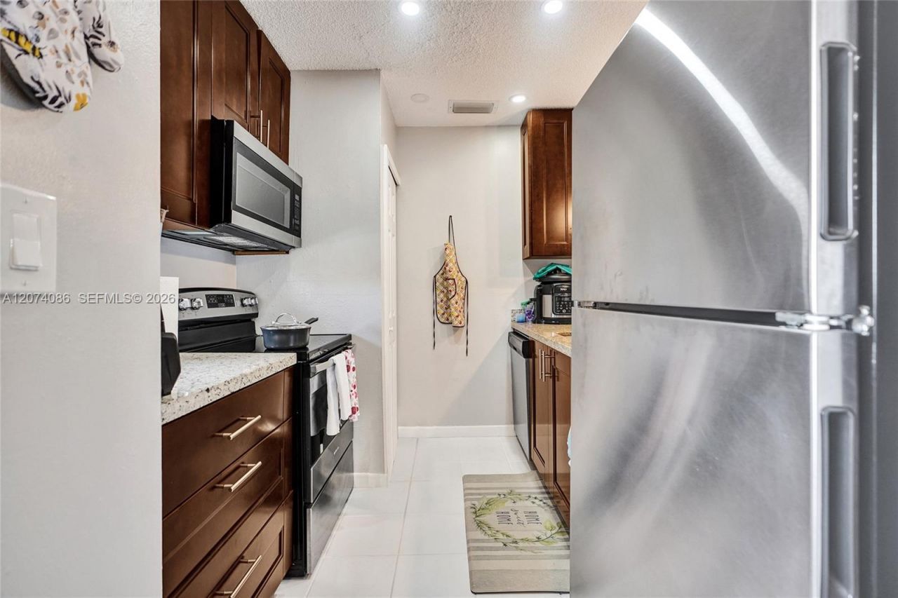 15645 SW 74th Cir Dr, Unit 6-5, Miami, FL 33193 Photo