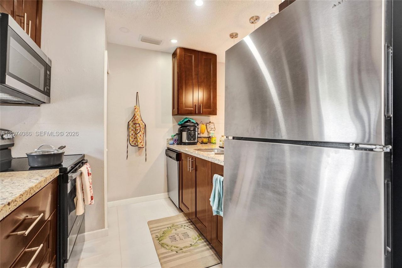 15645 SW 74th Cir Dr, Unit 6-5, Miami, FL 33193 Photo