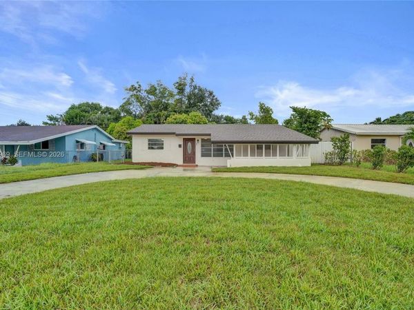 6761 Pershing St , Hollywood, FL 33024