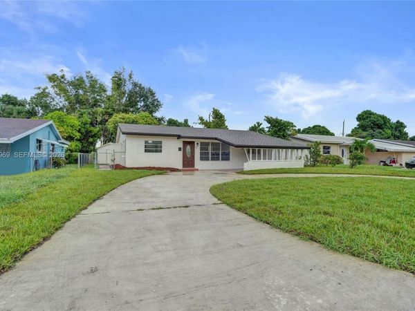 6761 Pershing St, Hollywood, FL 33024