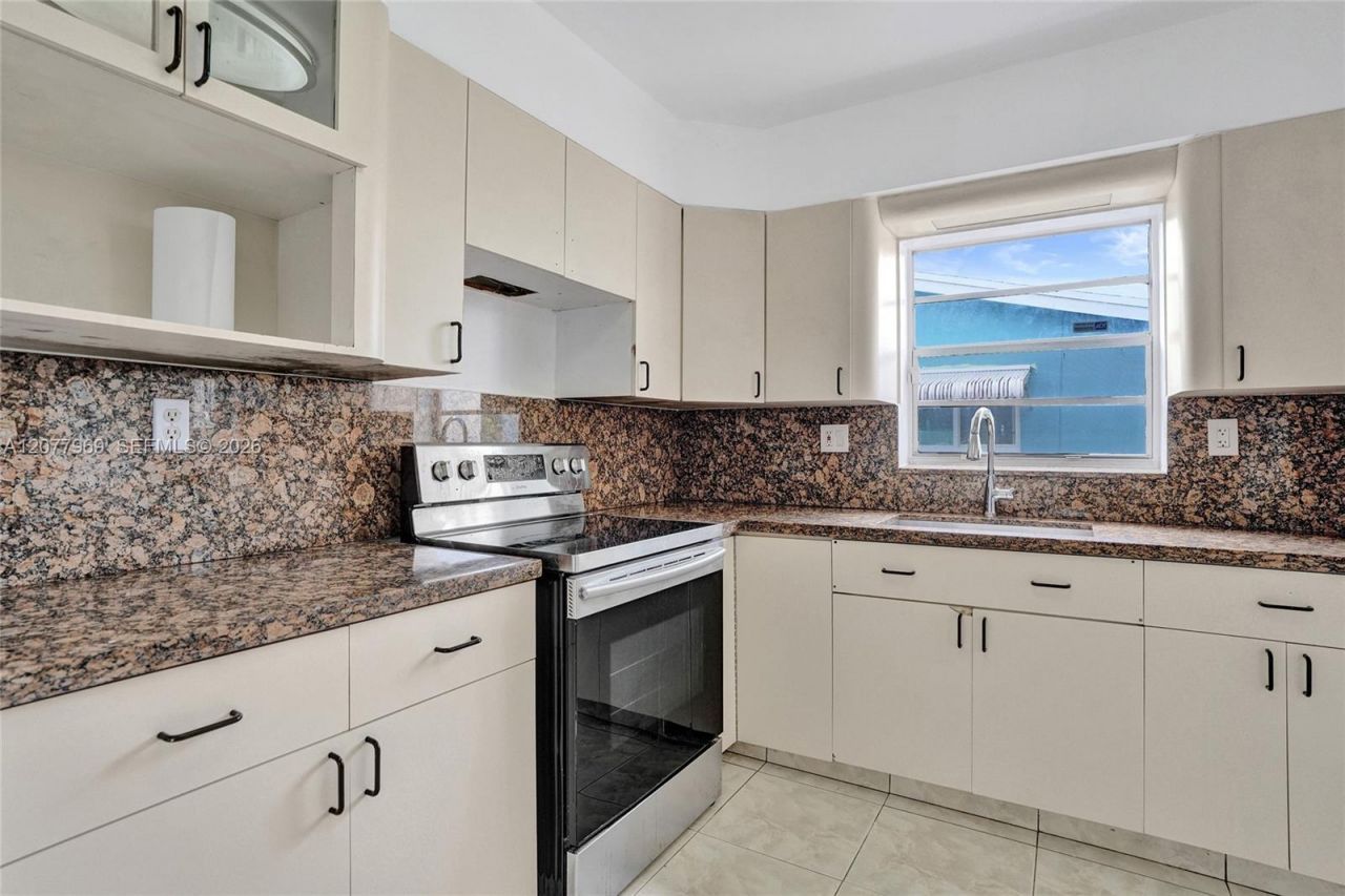 6761 Pershing St, Hollywood, FL 33024 Photo