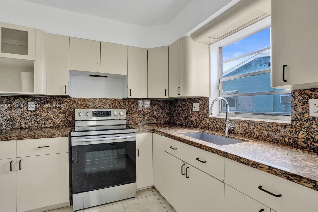 6761 Pershing St, Hollywood, FL 33024 Photo
