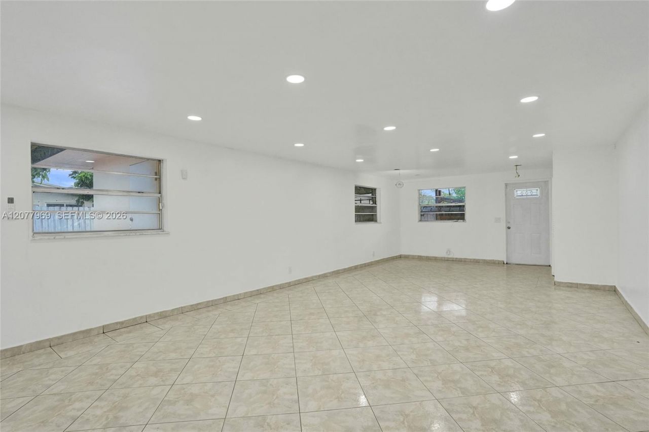 6761 Pershing St, Hollywood, FL 33024 Photo