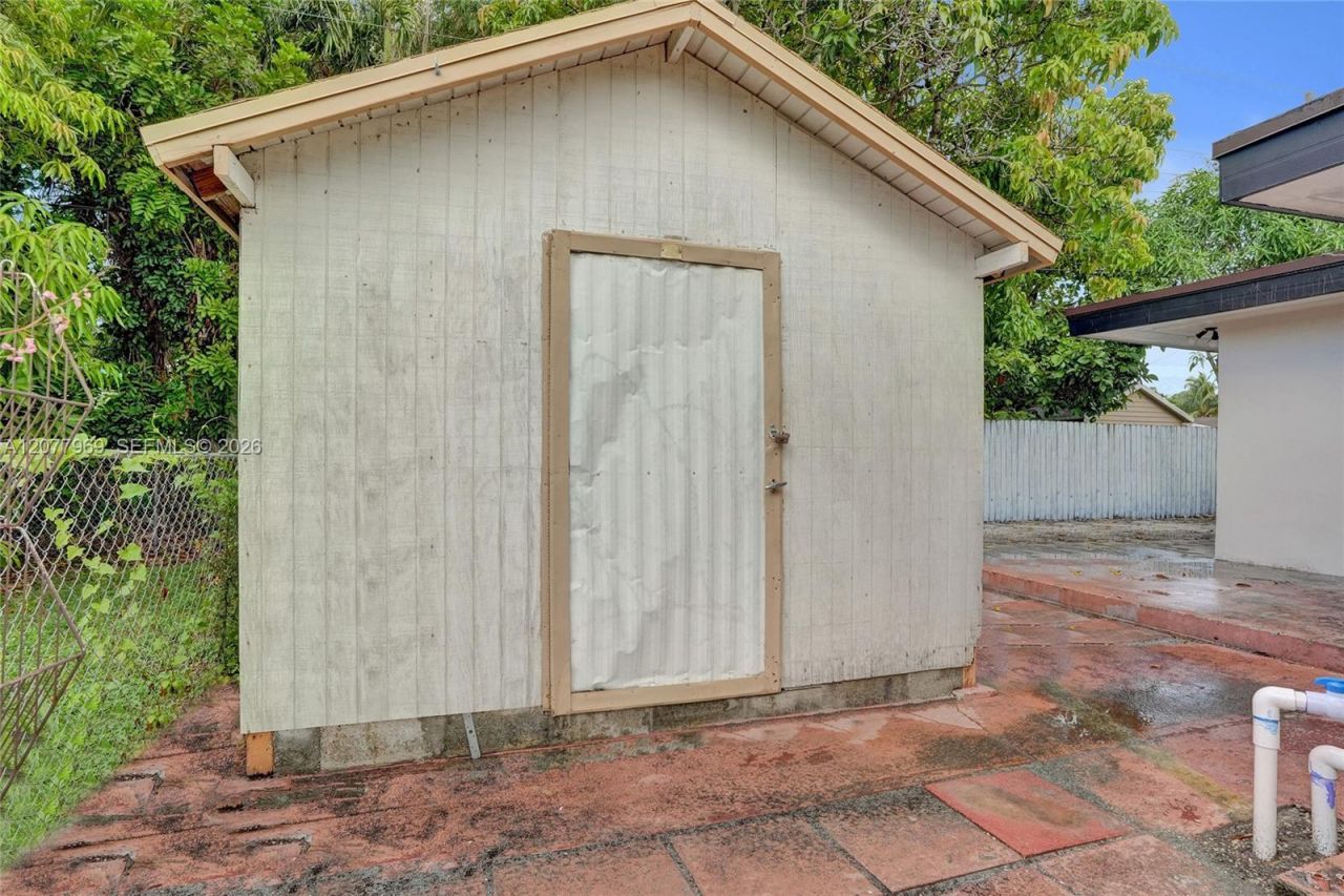 6761 Pershing St, Hollywood, FL 33024 Photo