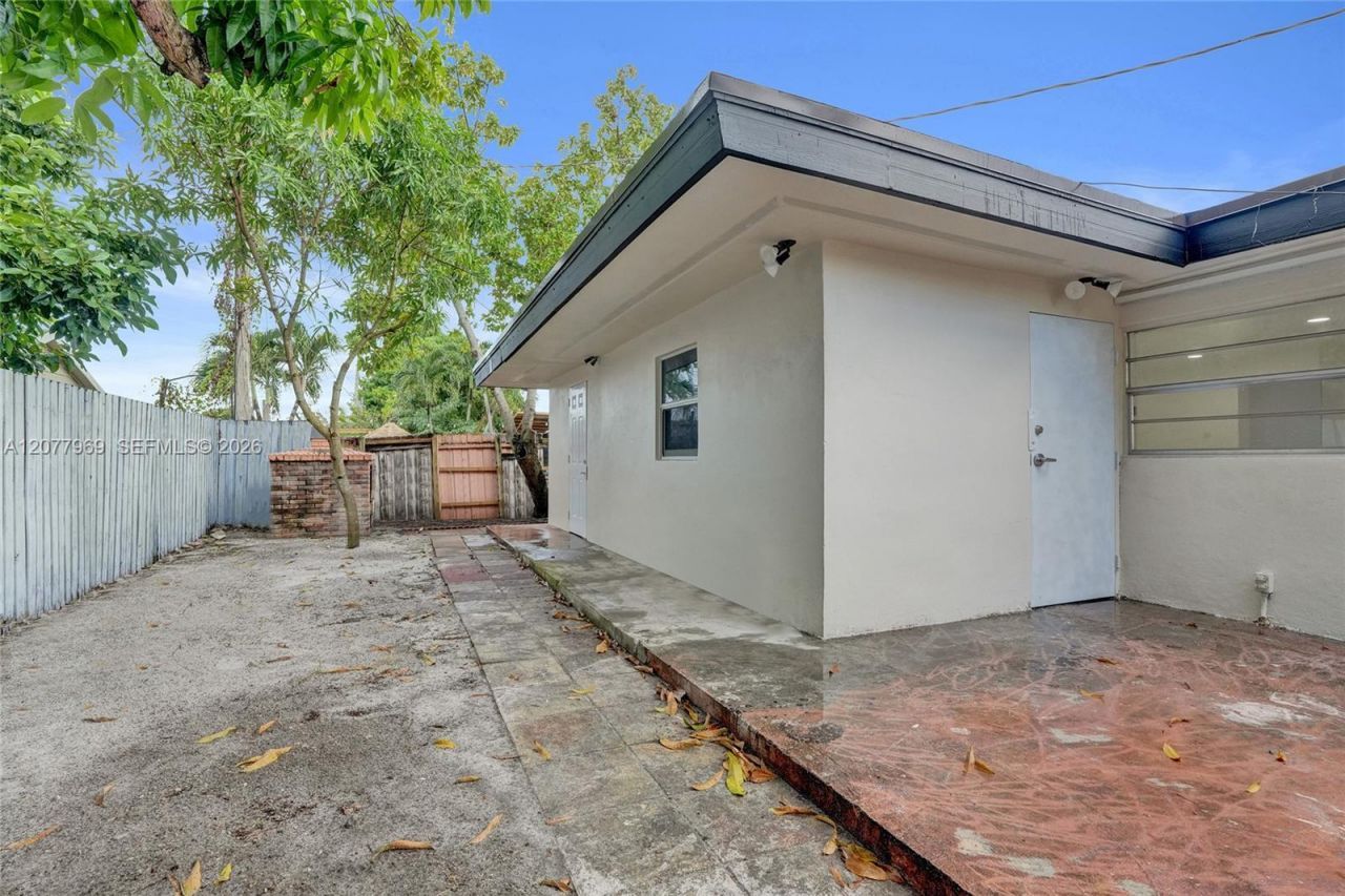 6761 Pershing St, Hollywood, FL 33024 Photo