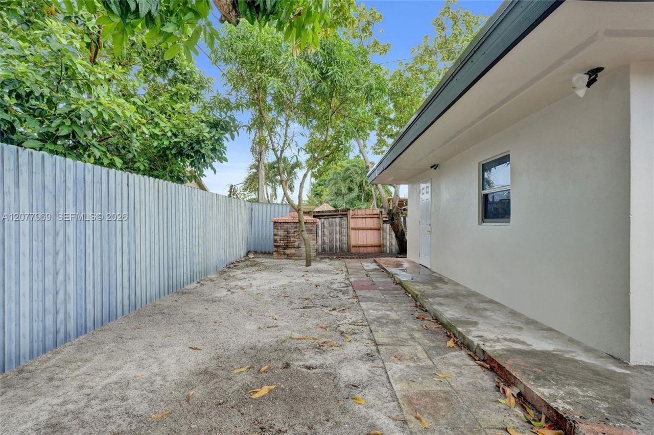 6761 Pershing St, Hollywood, FL 33024 Photo