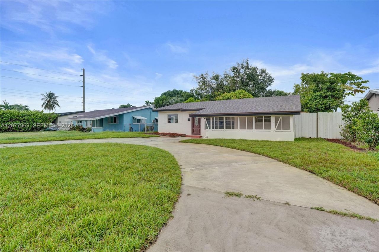 6761 Pershing St, Hollywood, FL 33024 Photo