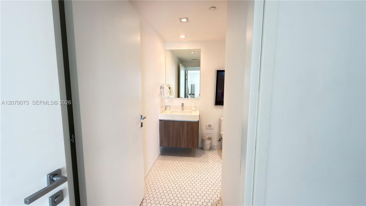 401 N Birch Rd , Unit 415, Fort Lauderdale, FL 33304 Photo