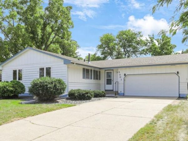 5001 W 98th Street , Bloomington, MN 55437