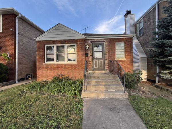 5643 S Newcastle Avenue, Chicago, IL 60638