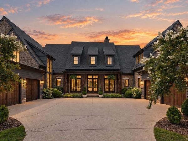 9289 Fordham Dr, Brentwood, TN 37027