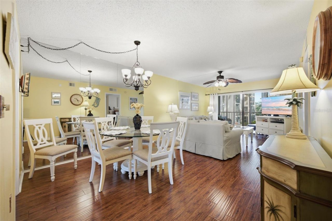 435 30th Avenue W, Unit D206, Bradenton, FL 34205 Photo