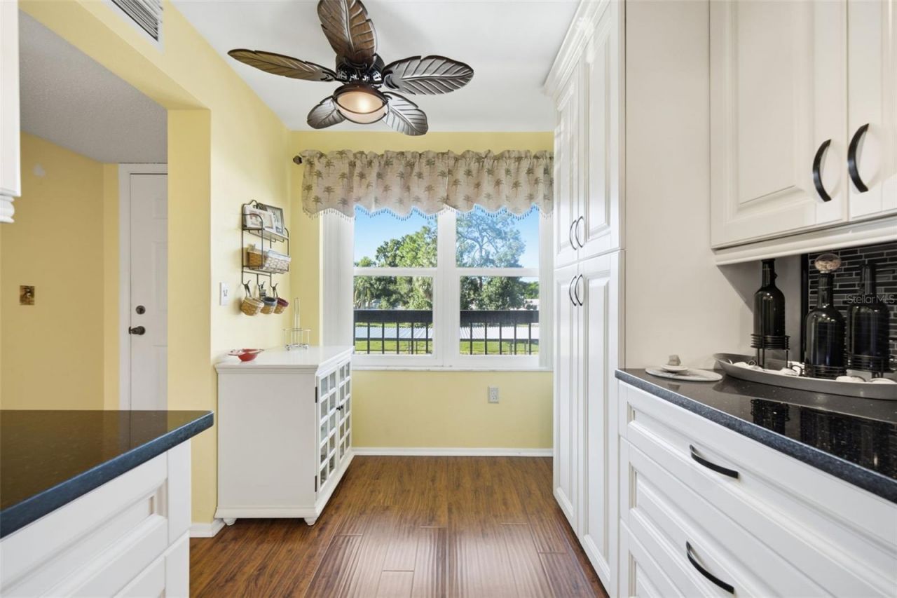 435 30th Avenue W, Unit D206, Bradenton, FL 34205 Photo