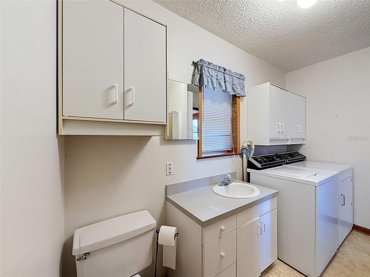 3271 Robinson Street , Zellwood, FL 32798 Photo