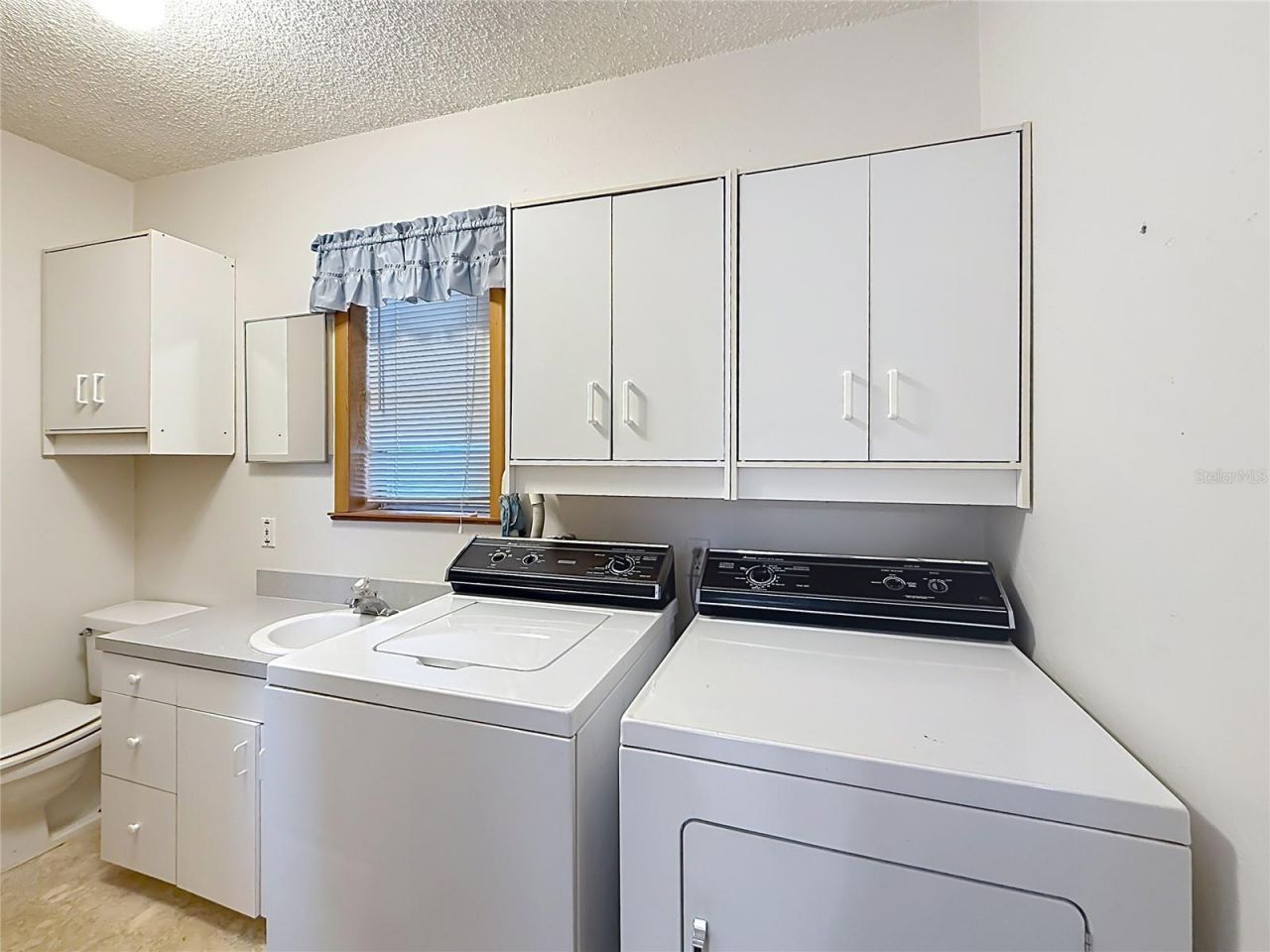 3271 Robinson Street , Zellwood, FL 32798 Photo